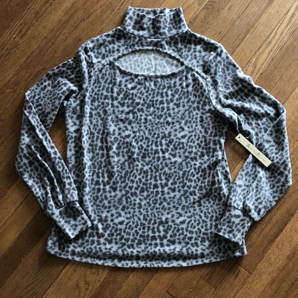 Another Reason Leopard Print Cut-Out Front Mock Neck Long Sleeve Top Size Medium